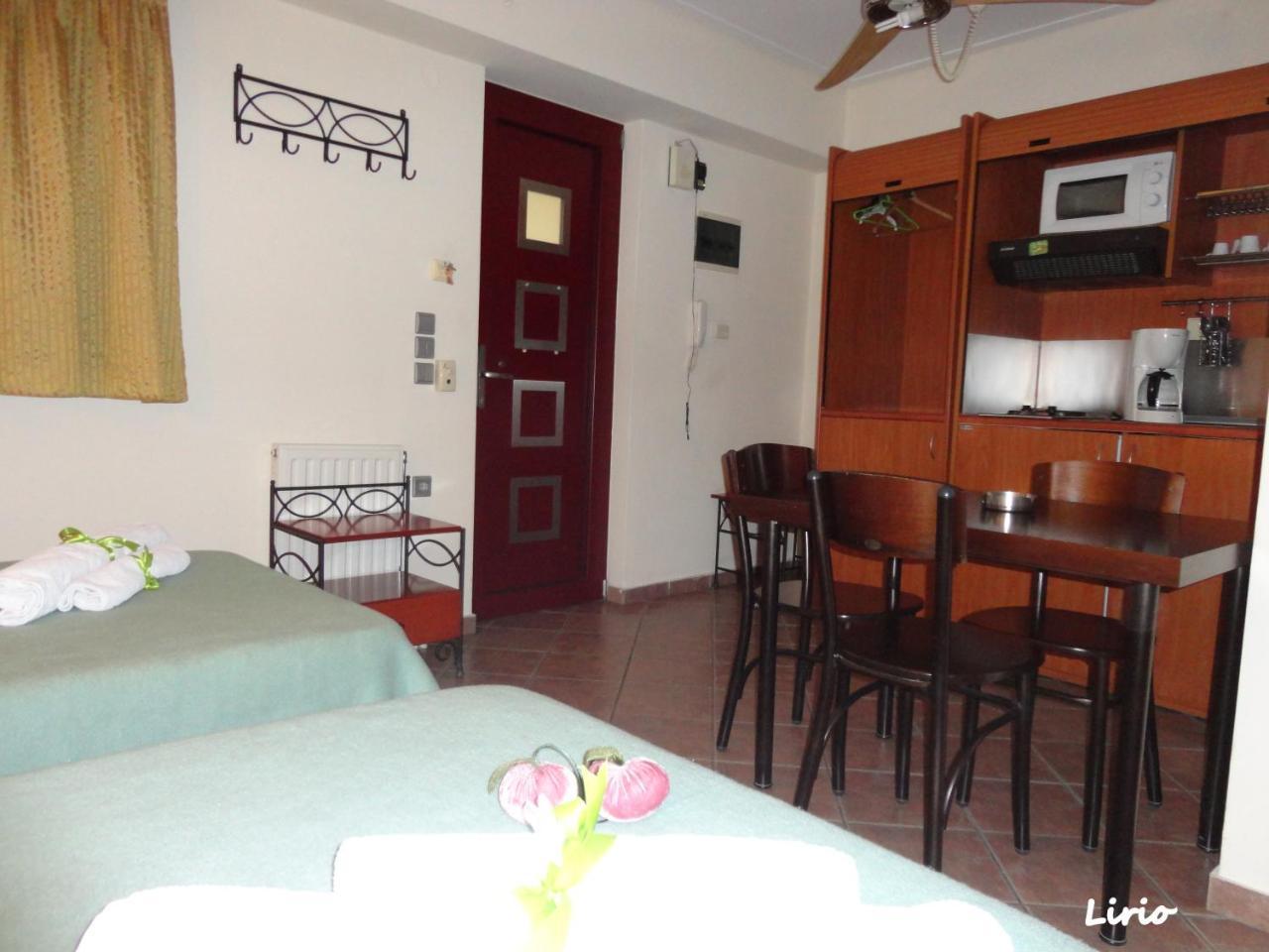 Lirio Guest House Makrakómi المظهر الخارجي الصورة