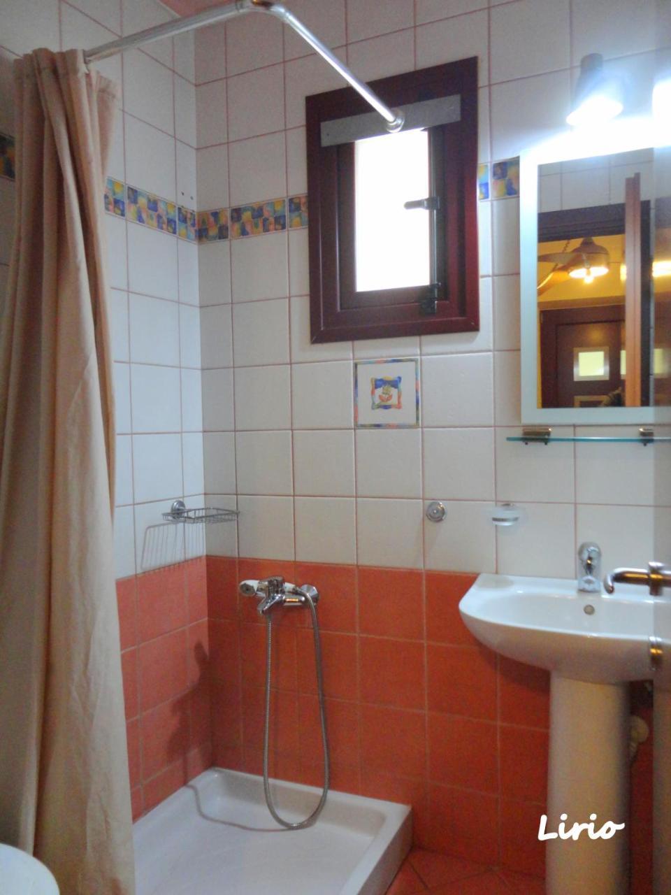 Lirio Guest House Makrakómi المظهر الخارجي الصورة